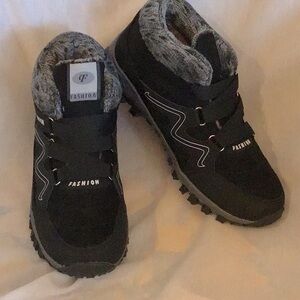 NWOT Women’s Winter Boots